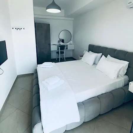 Mane Hotel *