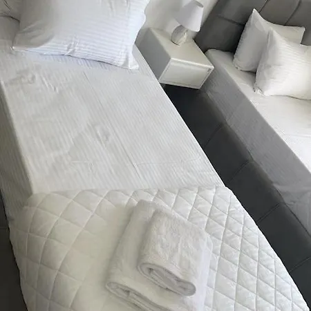 Hotel Mane *