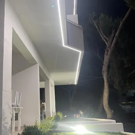 Mane * Sarandë